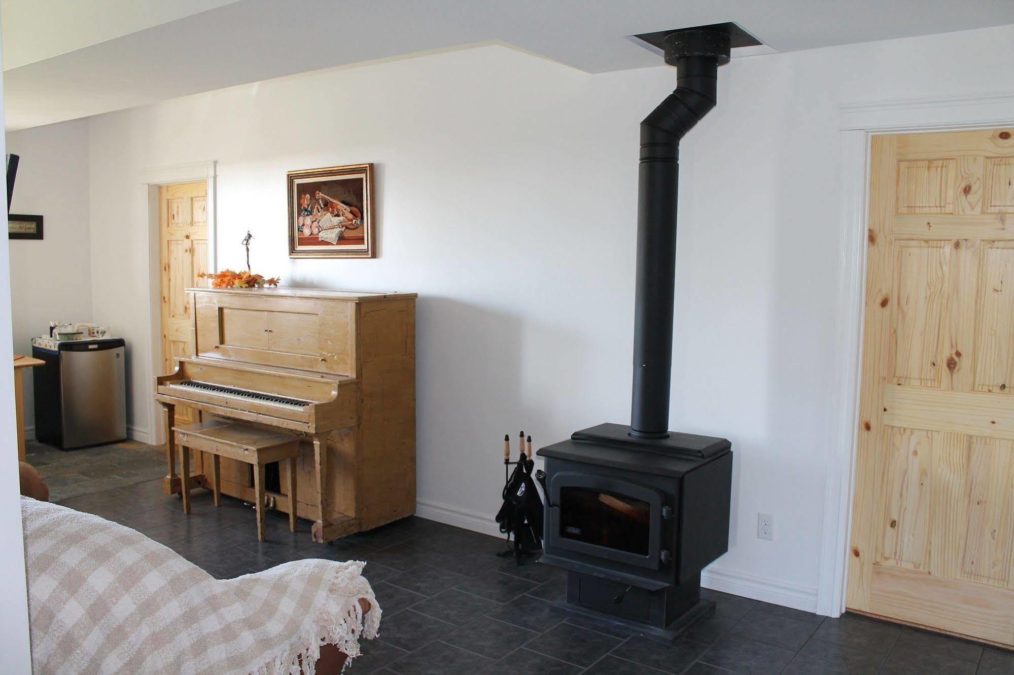 The Fiddle And The Sea Bed And Breakfast Port Hood Екстериор снимка