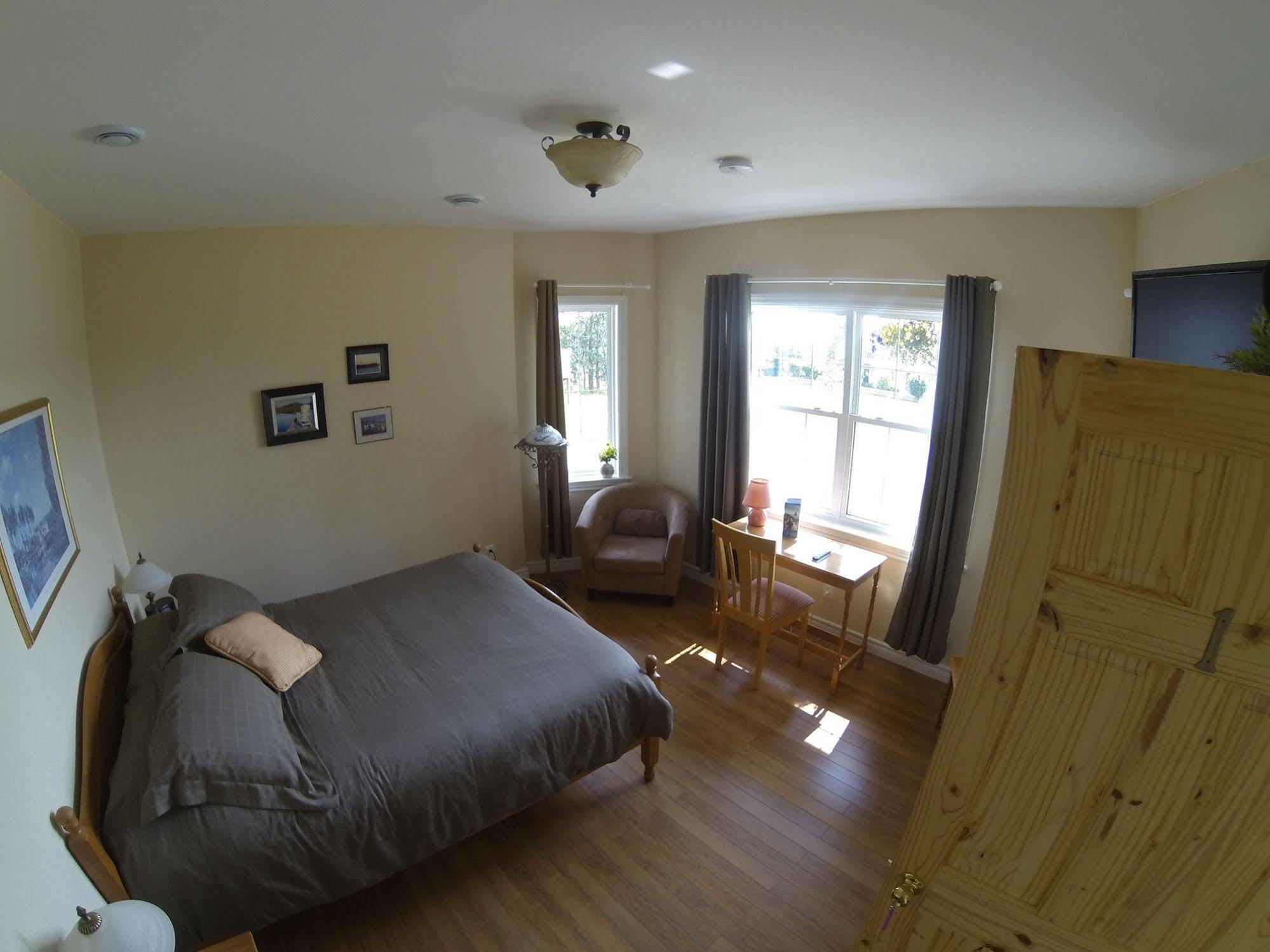 The Fiddle And The Sea Bed And Breakfast Port Hood Екстериор снимка